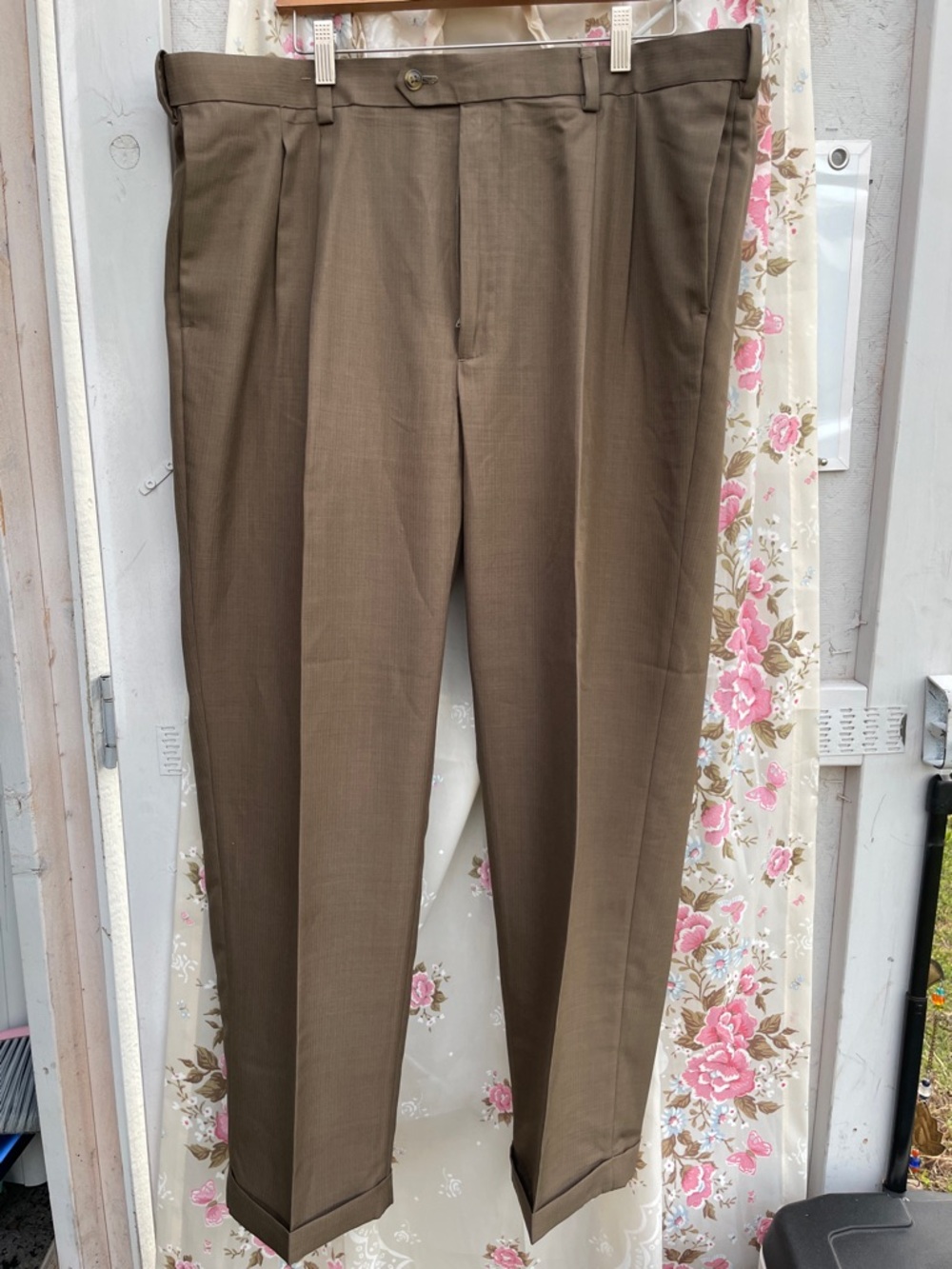 Classic Men’s Pleated Dress Pants - Brown
